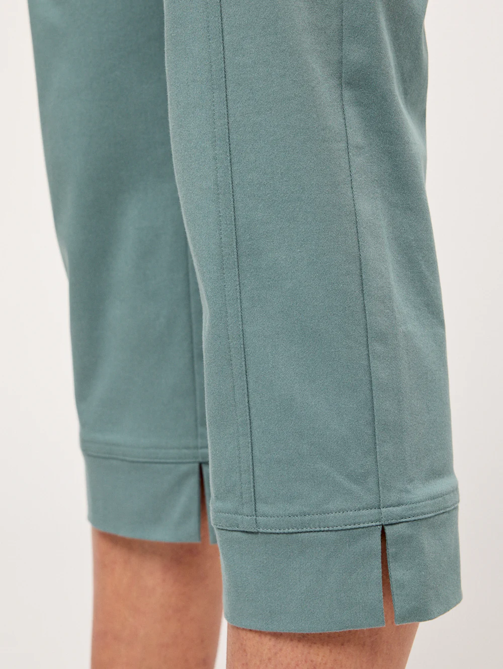Taren 3/4 Pant - Image 2